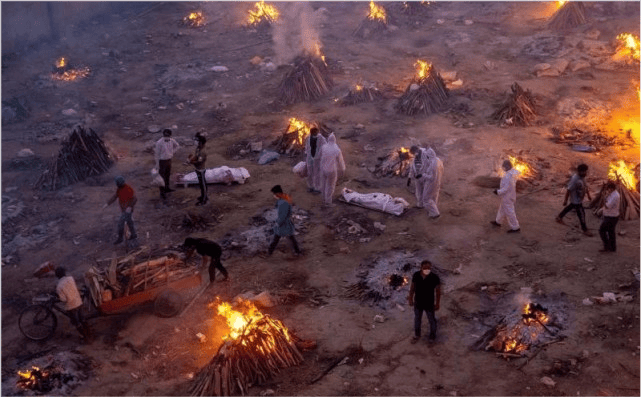 2021年印度-露天焚烧尸体（网图）